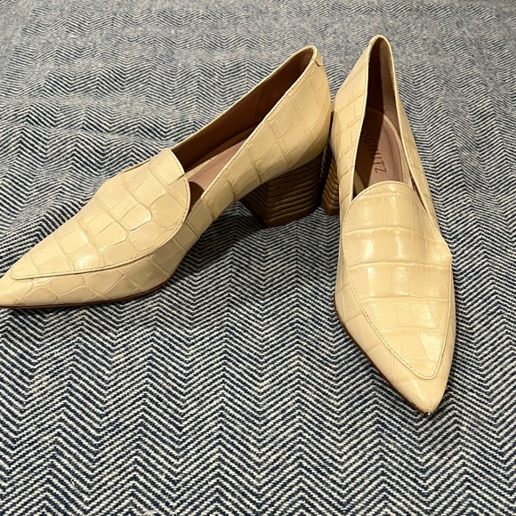 Schutz almond/beige leather block heels size 8 US - Picture 3 of 9